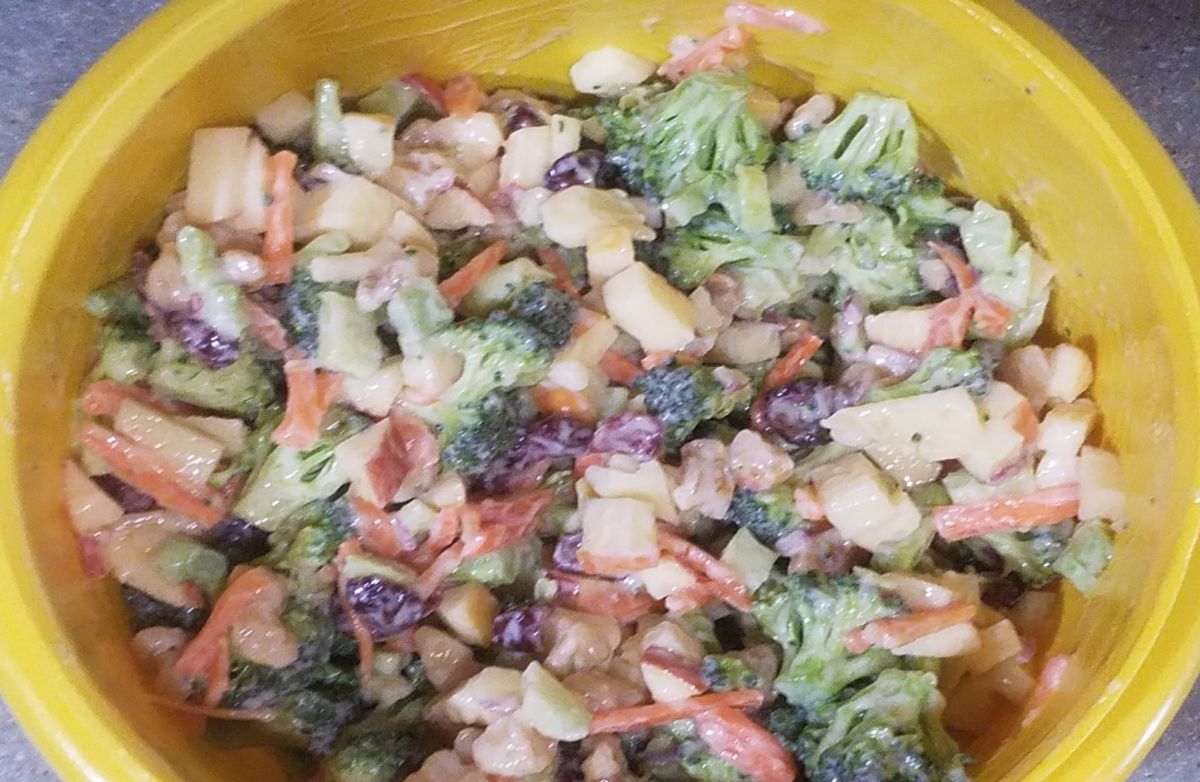 *Broccoli Apple Salad