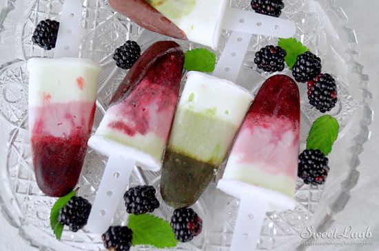 Mint and blackberry ice lollies