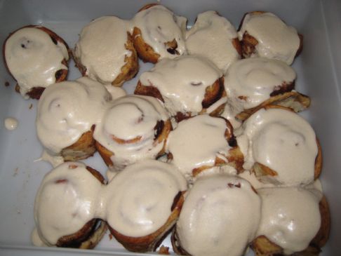 Gooey Cinnamon Buns with Vanilla Icing