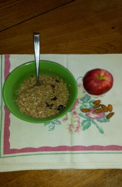 Steel Cut Oats with Cinnamon Fruit and Nuts