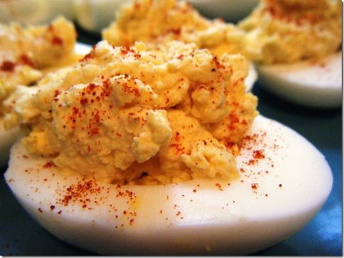 Healthy Deviled Eggs from FANNETASTIC FOOD