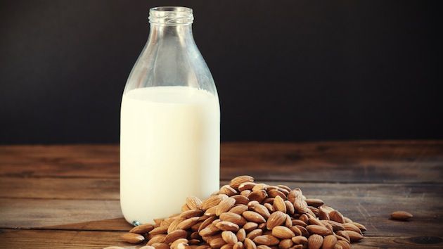 Raw Almond milk Homemade