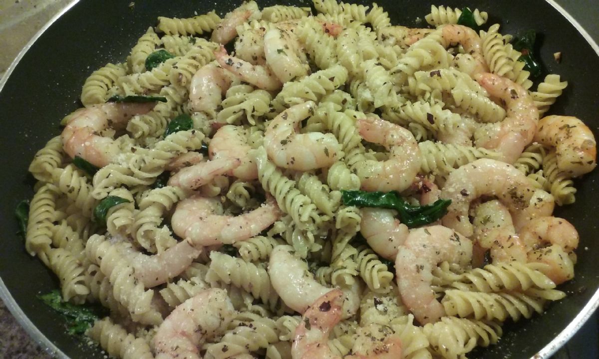 Left over pasta becomes Shrimp Scampi w/roasted peppers and spinach