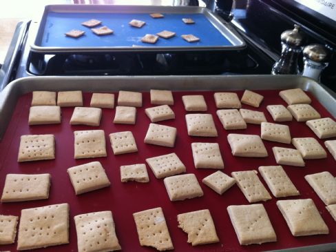 Cinnamon Amaretto Crackers