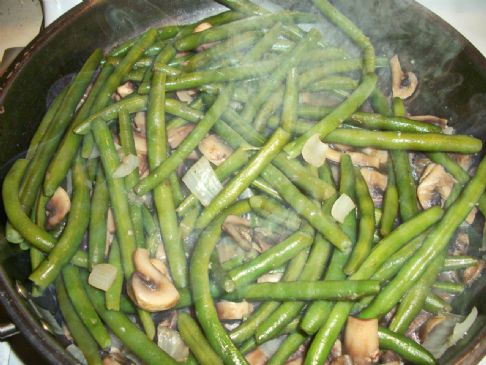 Fresh Green Beans, Onion and Mushrooms