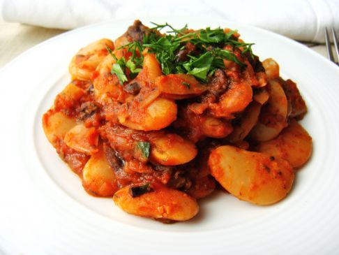 Large Lima Beans in Tomato Sauce