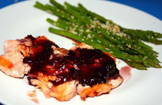 Blackcurrant Salmon fillet with Garlic-Sesame seed Asparagus